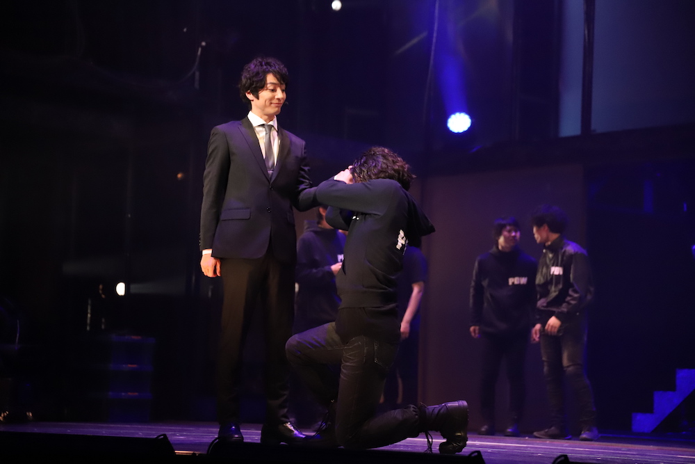 鈴木拡樹主演の舞台『サイコパス』が開幕　AIに支配された世界で「人間らしさ」は必要か イメージ画像