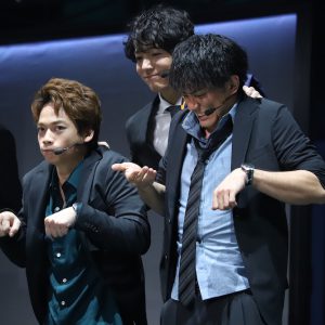 鈴木拡樹主演の舞台『サイコパス』が開幕　AIに支配された世界で「人間らしさ」は必要か イメージ画像