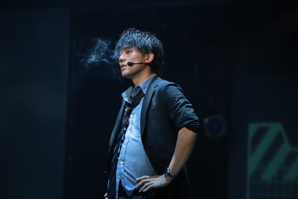 鈴木拡樹主演の舞台『サイコパス』が開幕　AIに支配された世界で「人間らしさ」は必要か イメージ画像