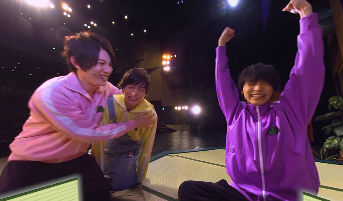 喜劇『おそ松さん』、6つ子360度トークのVR動画の配信がスタート　“神席”体験ができる舞台本編VRも イメージ画像