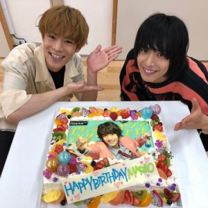黒羽麻璃央出演のロケバラエティ『イケてるヤツならアソバナイト』最新回、ゲストは小野賢章とNON STYLE イメージ画像