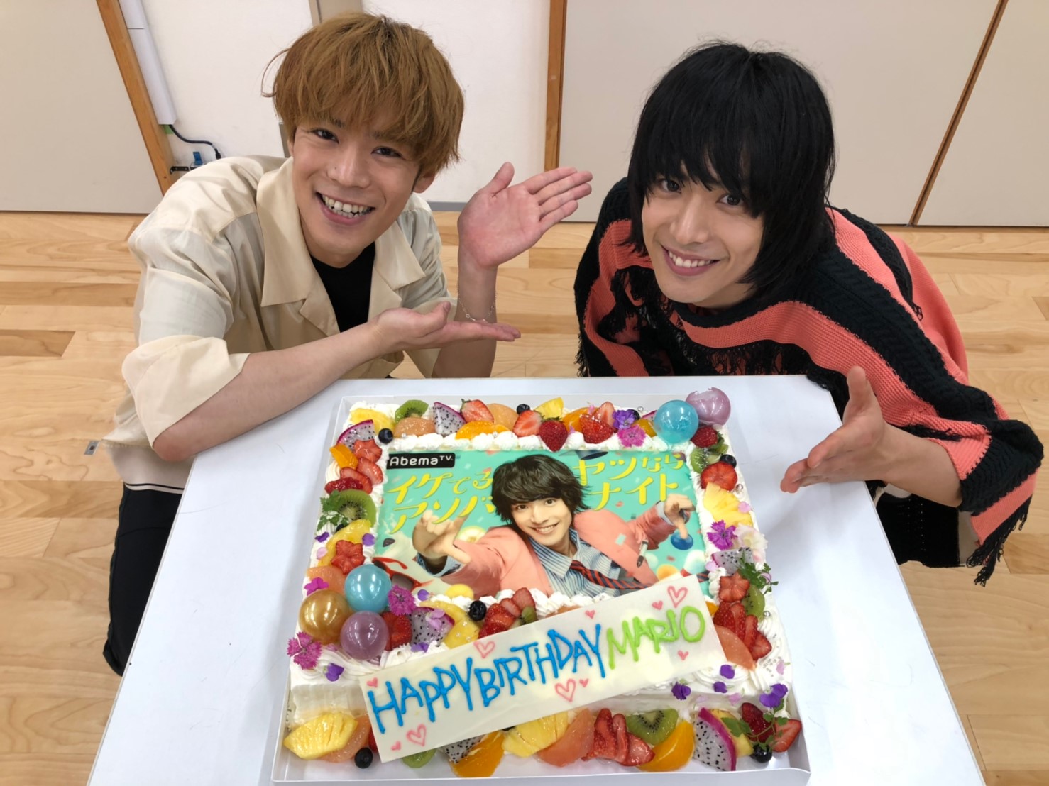 黒羽麻璃央出演のロケバラエティ『イケてるヤツならアソバナイト』最新回、ゲストは小野賢章とNON STYLE イメージ画像