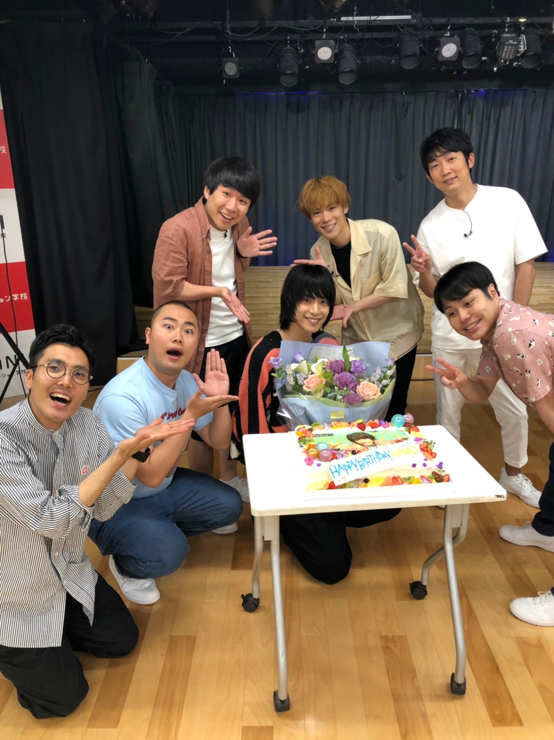 黒羽麻璃央出演のロケバラエティ『イケてるヤツならアソバナイト』最新回、ゲストは小野賢章とNON STYLE イメージ画像