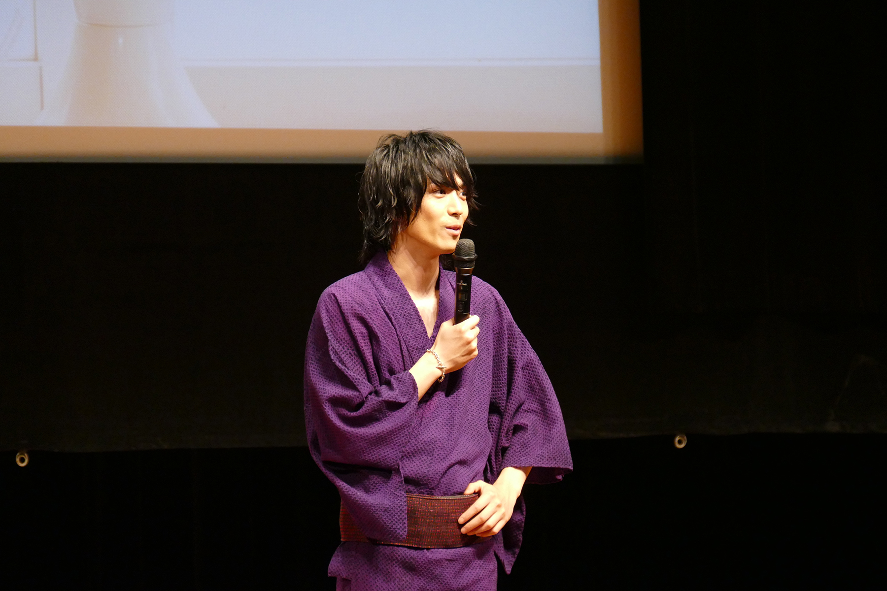 『コヒバニ』の黒羽麻璃央「スキルアップしたい」　26歳誕生日イベントでファンに直筆の手紙【公式レポ】 イメージ画像