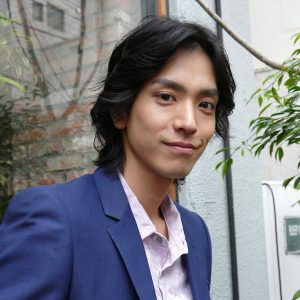 黒羽麻璃央がドラマ『コヒバニ』に登場　超肉食系社長のオラオラぶりを見逃すな イメージ画像