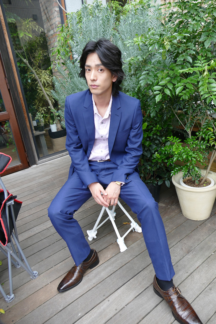 黒羽麻璃央がドラマ『コヒバニ』に登場　超肉食系社長のオラオラぶりを見逃すな イメージ画像