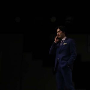 猪野広樹の”完璧な”百貨店マンに事件？　舞台「上にいきたくないデパート」開幕【ゲネレポ】 イメージ画像