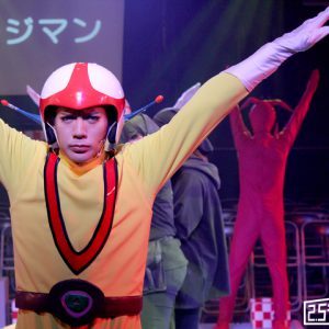 クレイジーすぎるLIVEミュージカル演劇『チャージマン研！』が開幕　細かいことは「気にするな！」 イメージ画像