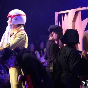 クレイジーすぎるLIVEミュージカル演劇『チャージマン研！』が開幕　細かいことは「気にするな！」 イメージ画像