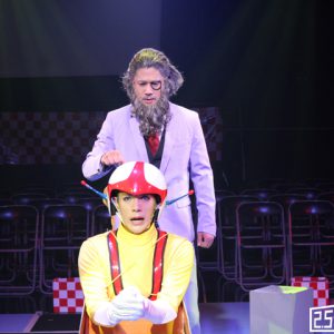 クレイジーすぎるLIVEミュージカル演劇『チャージマン研！』が開幕　細かいことは「気にするな！」 イメージ画像