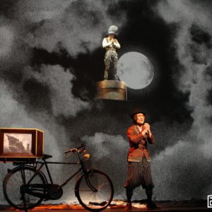 舞台『えんとつ町のプペル』東京公演開幕　絵本の世界を表現した、美しい演出とナンバーに注目 イメージ画像
