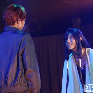 日常と非日常を“言葉”でつなぐ　舞台『真夜中のオカルト公務員』開幕【ゲネプロレポート】 イメージ画像