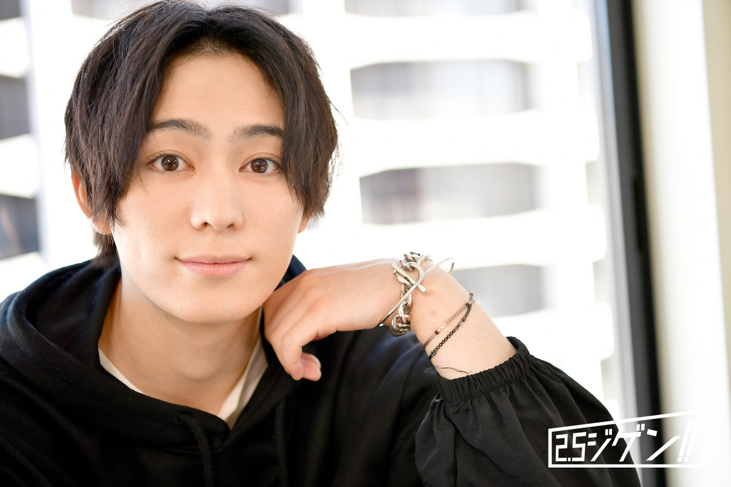 クイズって楽しい！　西井幸人×佐奈宏紀『ナナマル サンバツ』で初共演、第3弾は新たなステージへ イメージ画像