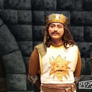 2021年の初笑い、豪華キャストによるミュージカル「モンティ・パイソンのSPAMALOT」本日開幕 イメージ画像