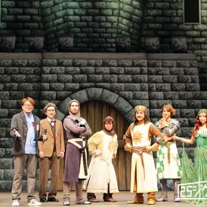 2021年の初笑い、豪華キャストによるミュージカル「モンティ・パイソンのSPAMALOT」本日開幕 イメージ画像