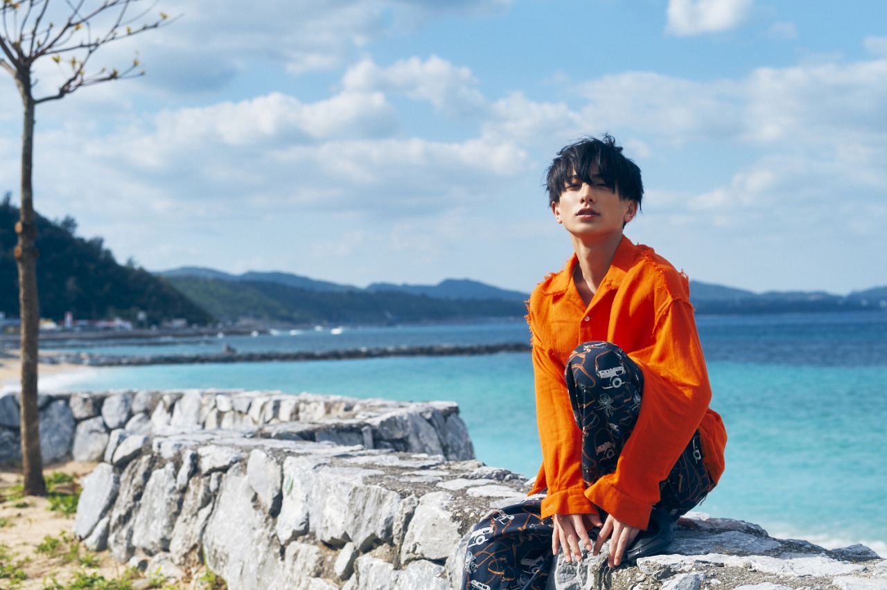 ナチュラルな表情から大人の色気まで…小西詠斗の1st写真集が本日発売 イメージ画像