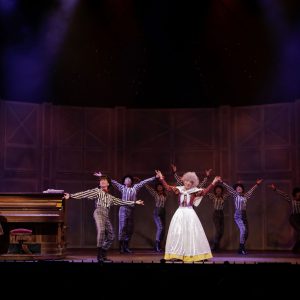 加藤和樹「幸せと喜びを与えられる作品を」　華やかで心躍るミュージカル『BARNUM』開幕 イメージ画像