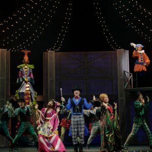 加藤和樹「幸せと喜びを与えられる作品を」　華やかで心躍るミュージカル『BARNUM』開幕 イメージ画像