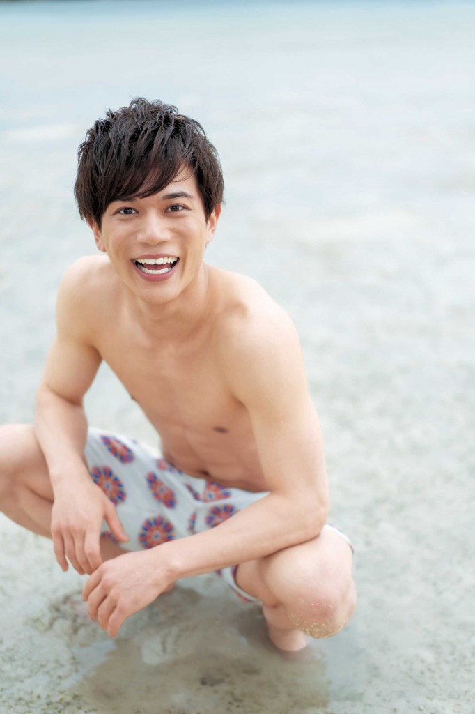 蒼木陣、初の写真集「夏音」発売　一番残したかったのは「自分の笑顔」 イメージ画像