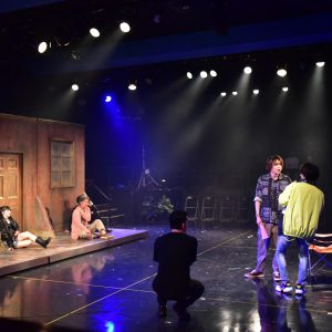 波及する狂気と緊張感、舞台「Another lenz」開幕　配信で描かれる“異なる世界” イメージ画像