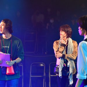 波及する狂気と緊張感、舞台「Another lenz」開幕　配信で描かれる“異なる世界” イメージ画像