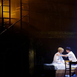 「BANANA FISH」The Stageが開幕　舞台写真＆水江建太・岡宮来夢らコメント到着 イメージ画像