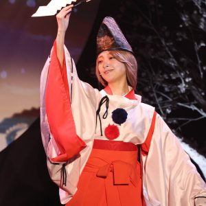 江田剛「お客さまの度肝を抜きたい」　舞台「あやかし緋扇」舞台写真＆コメントが到着 イメージ画像
