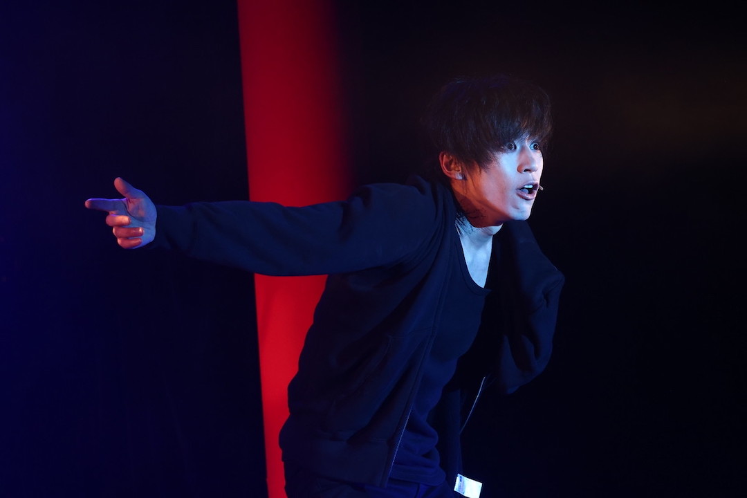 江田剛「お客さまの度肝を抜きたい」　舞台「あやかし緋扇」舞台写真＆コメントが到着 イメージ画像