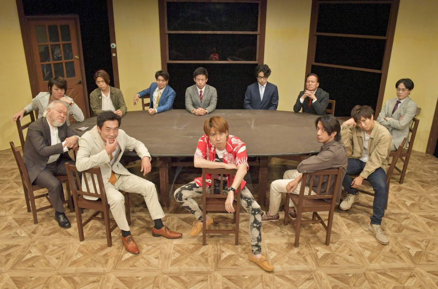 キムラ真「“演劇”が生きる為に必要なんだ」　ナイコン『12人の怒れる男』舞台写真＆コメントが到着 イメージ画像