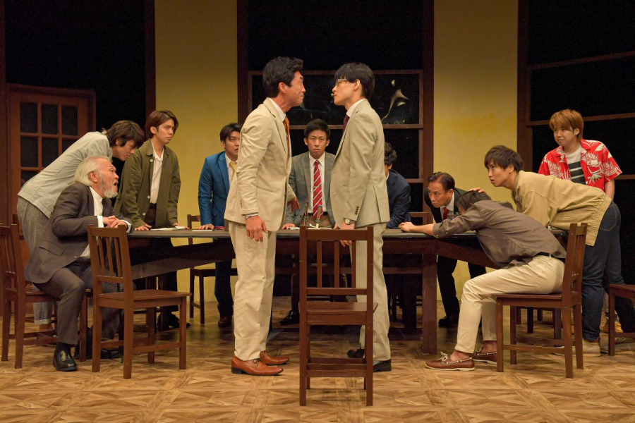 キムラ真「“演劇”が生きる為に必要なんだ」　ナイコン『12人の怒れる男』舞台写真＆コメントが到着 イメージ画像
