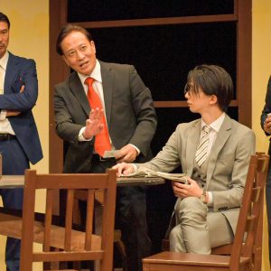 キムラ真「“演劇”が生きる為に必要なんだ」　ナイコン『12人の怒れる男』舞台写真＆コメントが到着 イメージ画像
