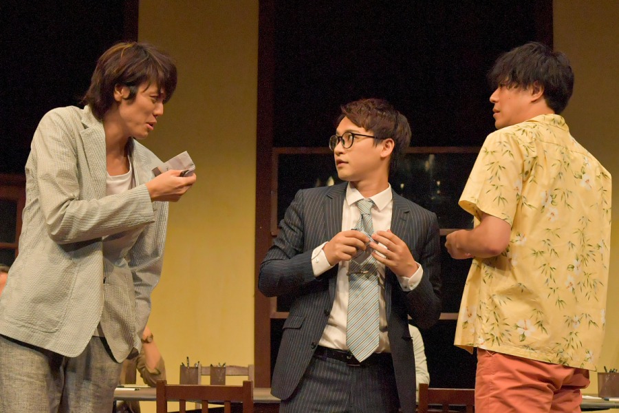 キムラ真「“演劇”が生きる為に必要なんだ」　ナイコン『12人の怒れる男』舞台写真＆コメントが到着 イメージ画像