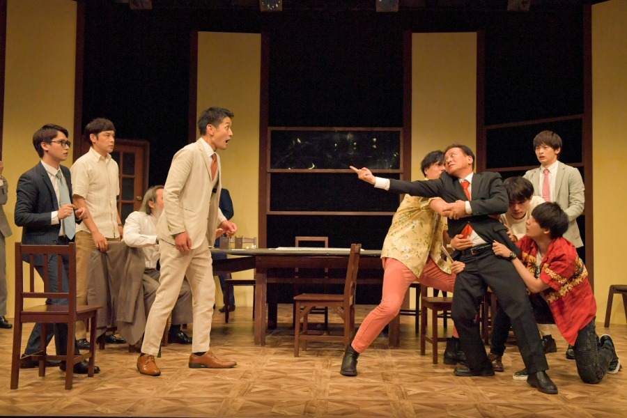 キムラ真「“演劇”が生きる為に必要なんだ」　ナイコン『12人の怒れる男』舞台写真＆コメントが到着 イメージ画像