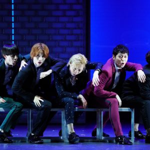 ミュージカル『ジェイミー』舞台写真＆キャストコメントが公開、ドラァグクイーンを夢見る高校生の物語 イメージ画像