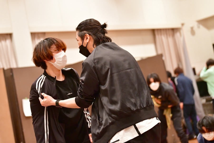 愉快に生きていこうーーいよいよ大詰め、舞台「無人島に生きる十六人」稽古場レポート イメージ画像