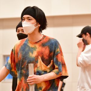 愉快に生きていこうーーいよいよ大詰め、舞台「無人島に生きる十六人」稽古場レポート イメージ画像