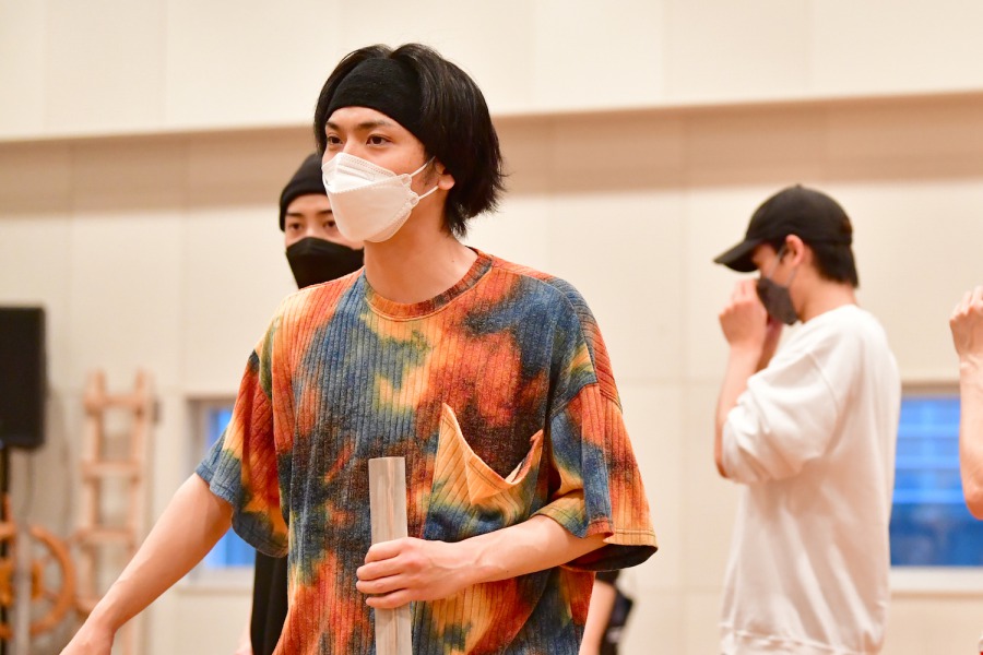 愉快に生きていこうーーいよいよ大詰め、舞台「無人島に生きる十六人」稽古場レポート イメージ画像