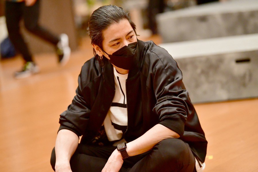 愉快に生きていこうーーいよいよ大詰め、舞台「無人島に生きる十六人」稽古場レポート イメージ画像