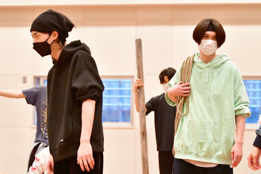 愉快に生きていこうーーいよいよ大詰め、舞台「無人島に生きる十六人」稽古場レポート イメージ画像