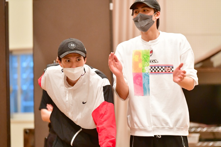 愉快に生きていこうーーいよいよ大詰め、舞台「無人島に生きる十六人」稽古場レポート イメージ画像