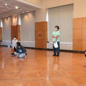 夏休みに特別なひとときを、劇団おぼんろ『瓶詰めの海は寝室でリュズタンの夢をうたった』稽古場レポート イメージ画像