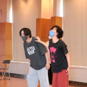 夏休みに特別なひとときを、劇団おぼんろ『瓶詰めの海は寝室でリュズタンの夢をうたった』稽古場レポート イメージ画像