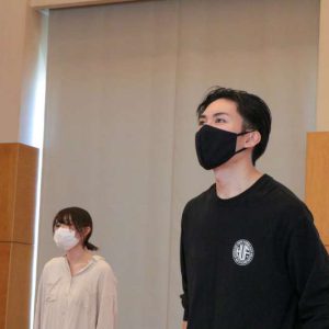 夏休みに特別なひとときを、劇団おぼんろ『瓶詰めの海は寝室でリュズタンの夢をうたった』稽古場レポート イメージ画像