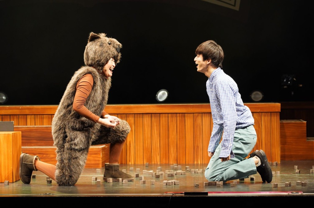 眞嶋秀斗主演、ミュージカル『ざんねんないきもの事典』2023年元日に放送 イメージ画像