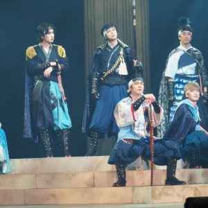 平野良、「ジェットコースターのような疾走感と高低差」　「笑う門には福来・る祭 明治座でどうな・る家康」開幕 イメージ画像