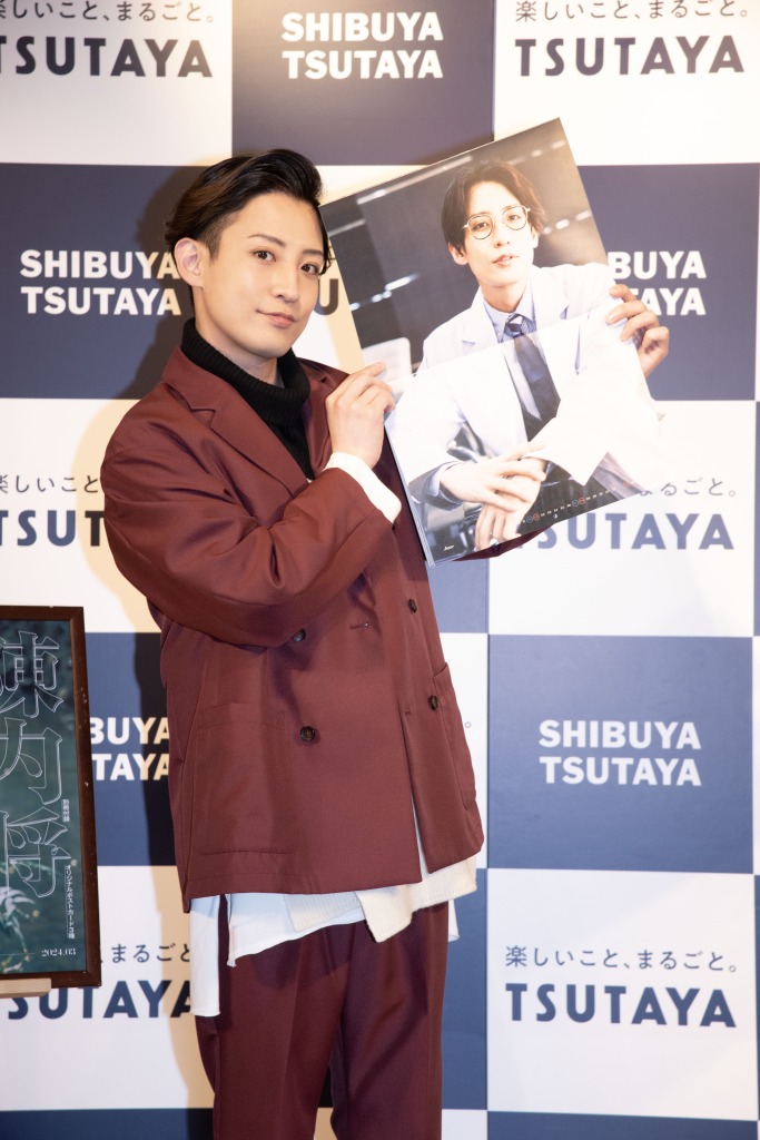 陳内将「突っ走らせていただいた1年」　「2023.04-2024.03カレンダーブック」発売記念イベント開催　 イメージ画像