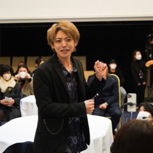 観客は一部始終の目撃者となる　ハイブリッド･イマーシブシアター「同窓会～優しくて残酷な彼を偲んで～」 イメージ画像