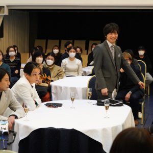 観客は一部始終の目撃者となる　ハイブリッド･イマーシブシアター「同窓会～優しくて残酷な彼を偲んで～」 イメージ画像