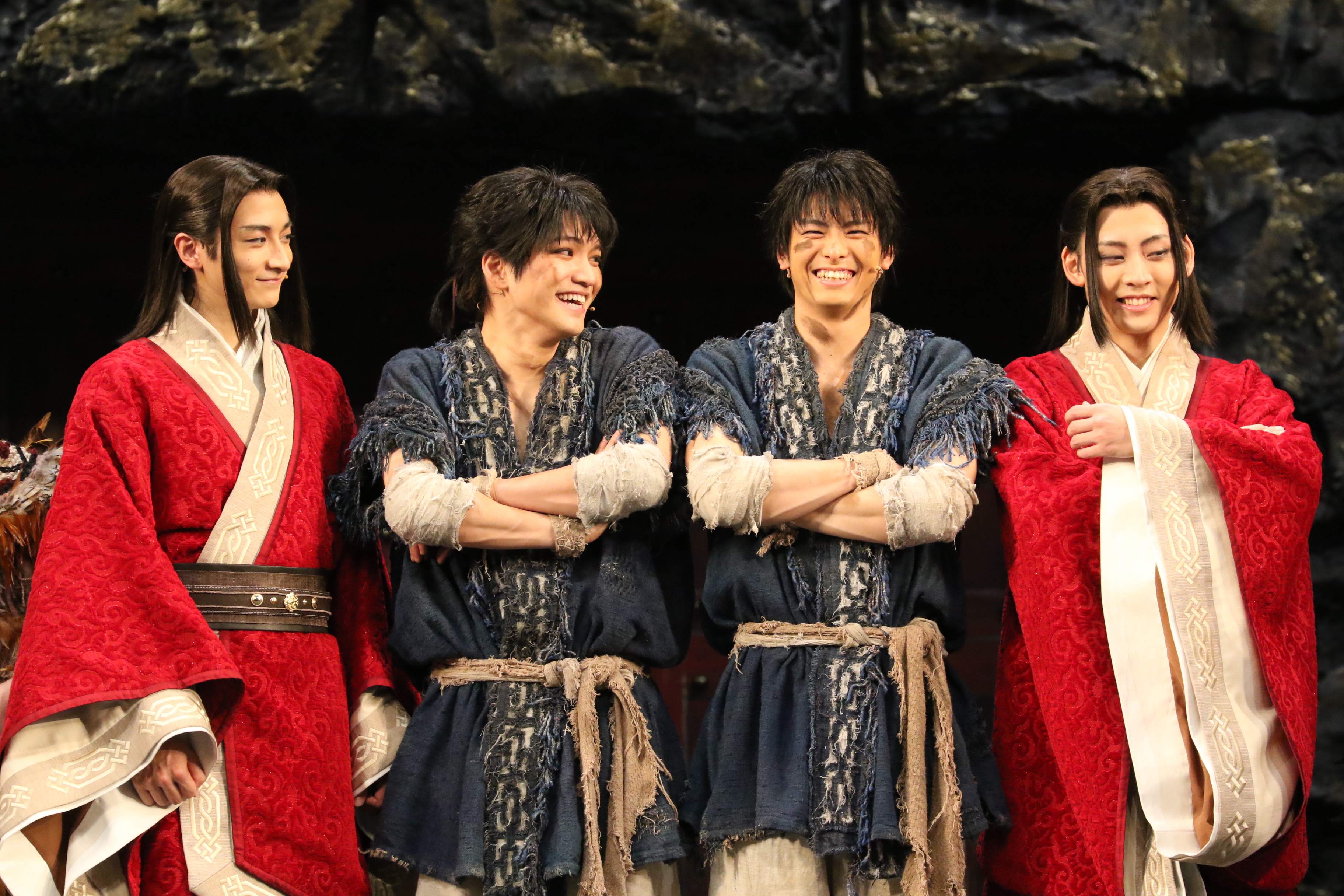 高野洸＆牧島輝が新たな歴史紡ぐ 舞台「キングダム」開幕【ゲネプロレポート】 イメージ画像