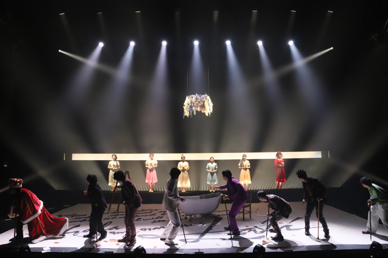 雷太・北野日奈子ら出演、「ダリとガラ」開幕　舞台写真が到着 イメージ画像